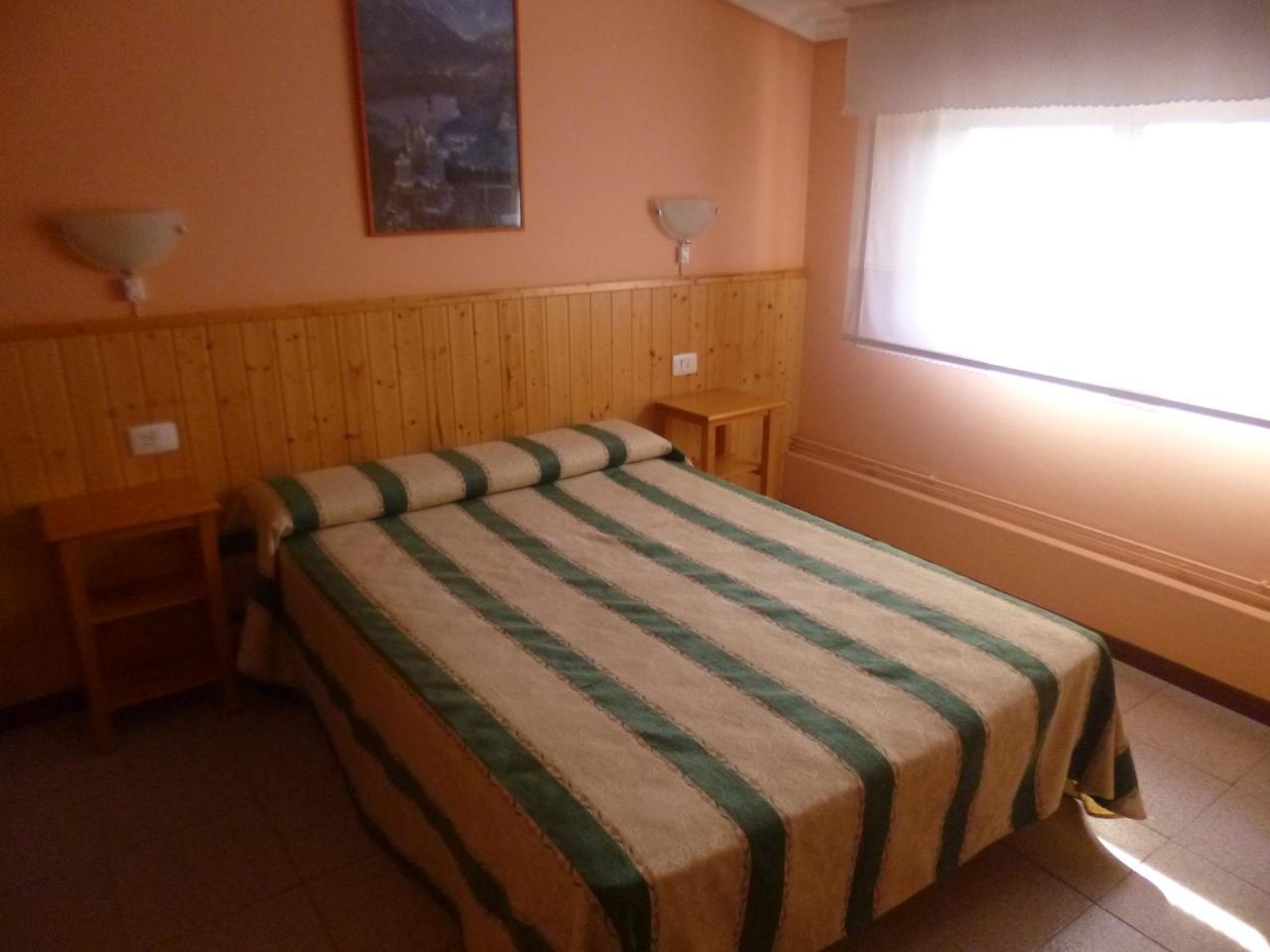 Hostal Alce Hotel Nigran Ngoại thất bức ảnh